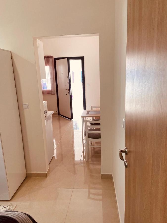 Ifos Apartments Salonicco Esterno foto
