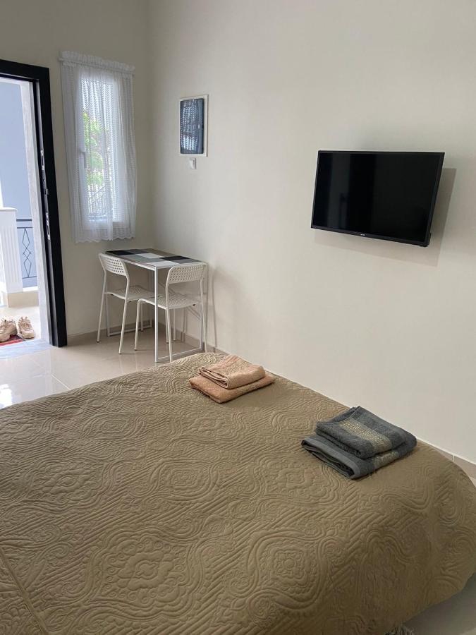 Ifos Apartments Salonicco Esterno foto